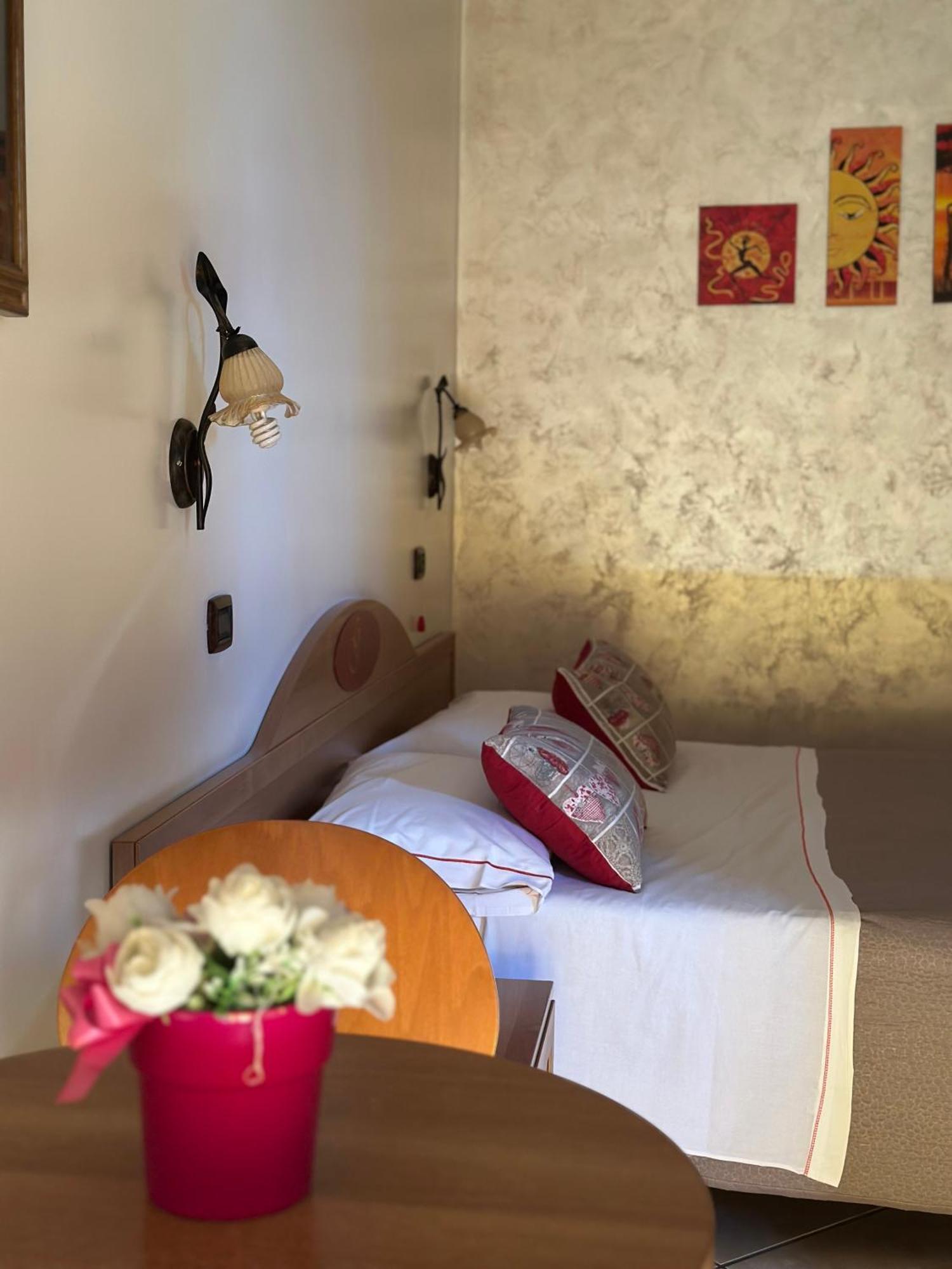 Hotel Il Giardino Degli Aranci Нола Экстерьер фото