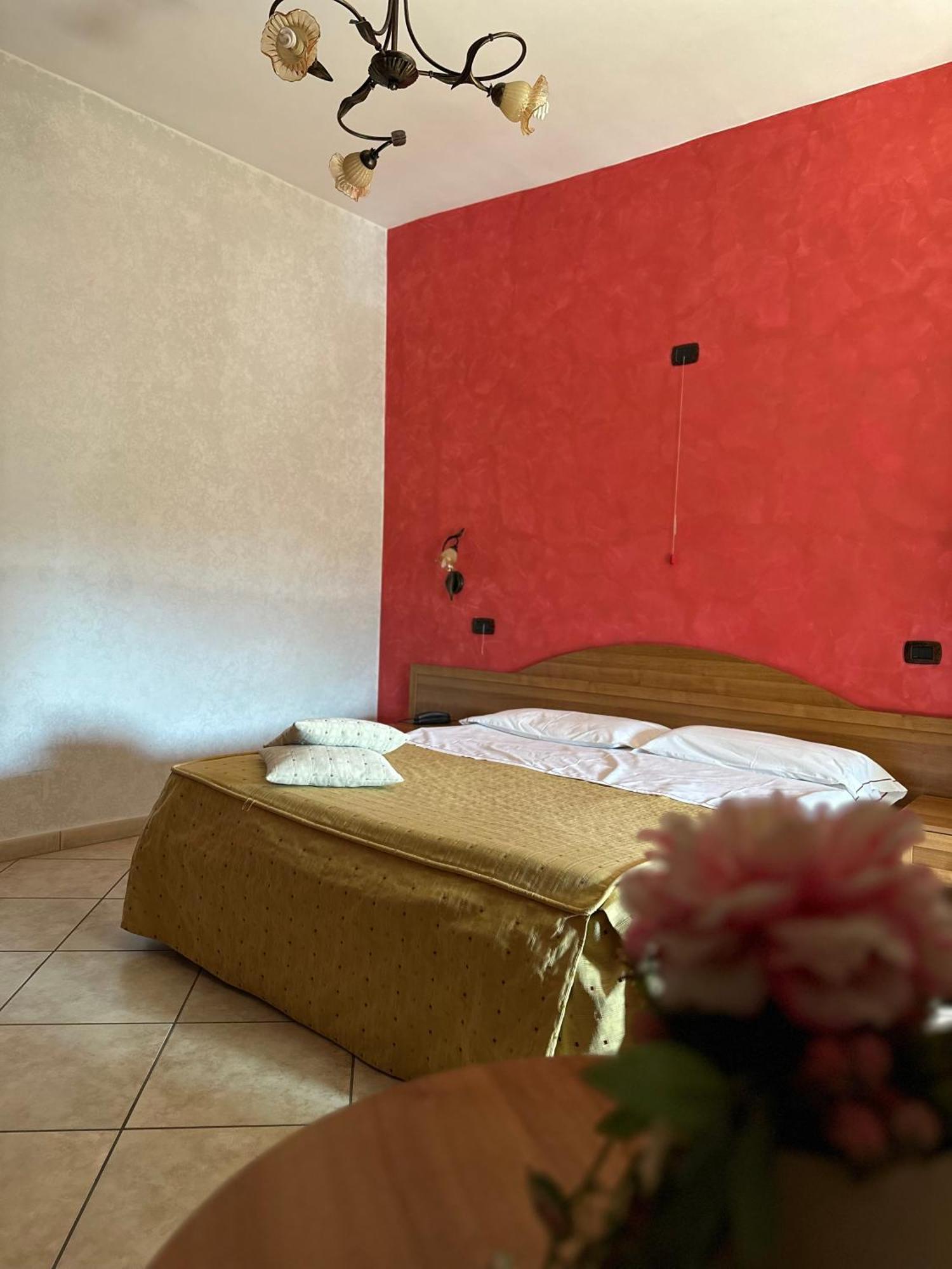 Hotel Il Giardino Degli Aranci Нола Экстерьер фото