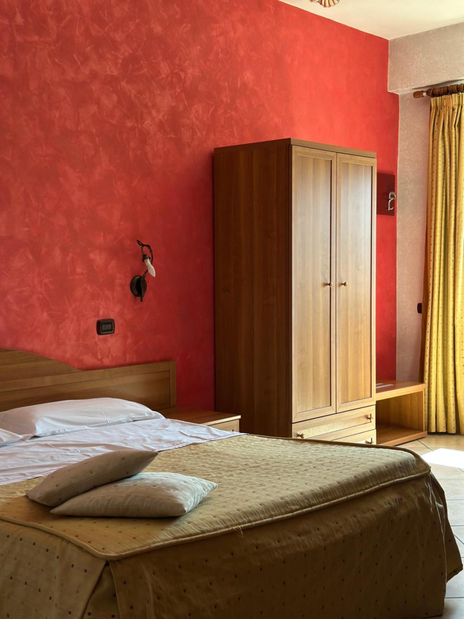 Hotel Il Giardino Degli Aranci Нола Экстерьер фото