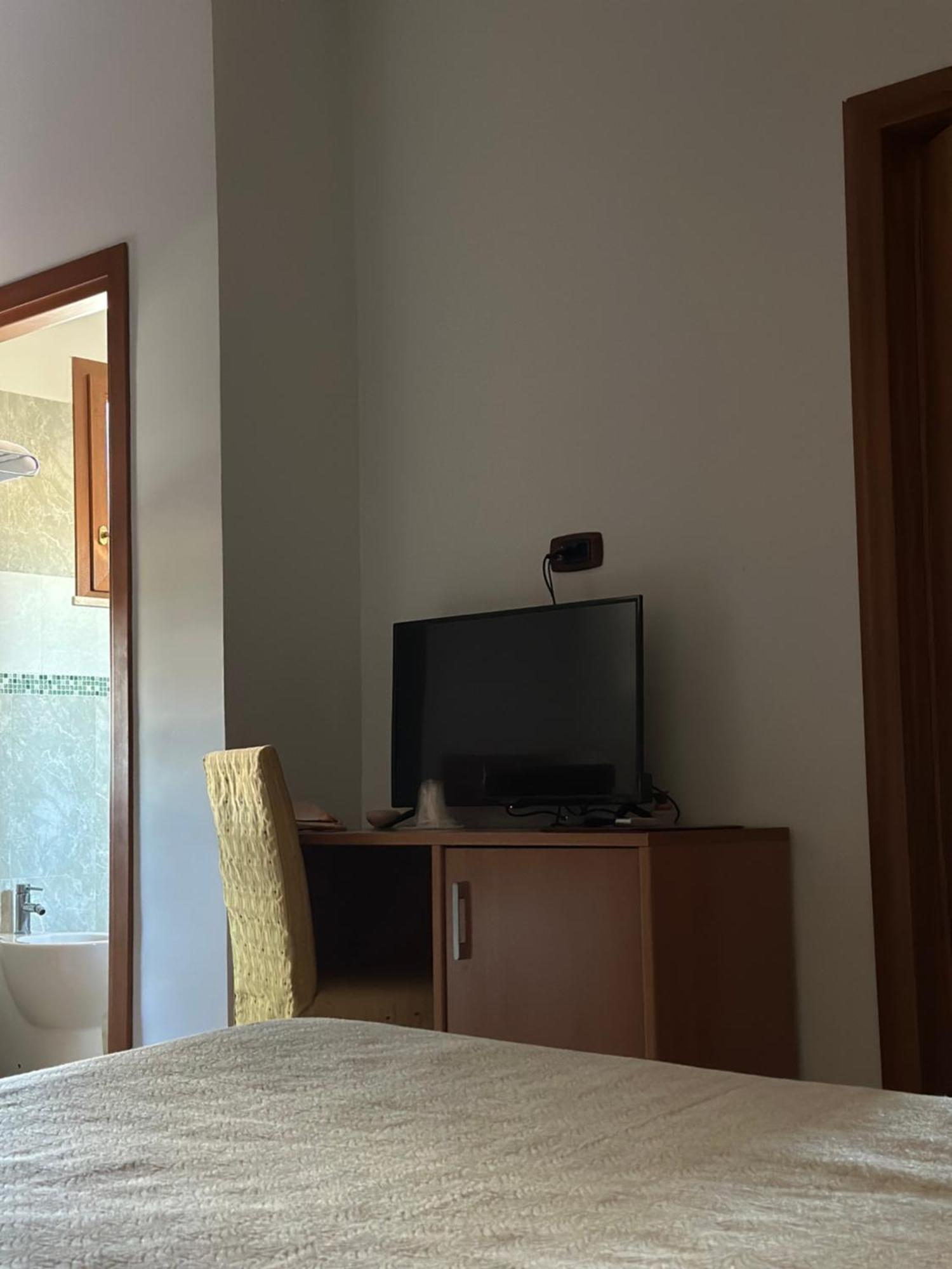 Hotel Il Giardino Degli Aranci Нола Экстерьер фото