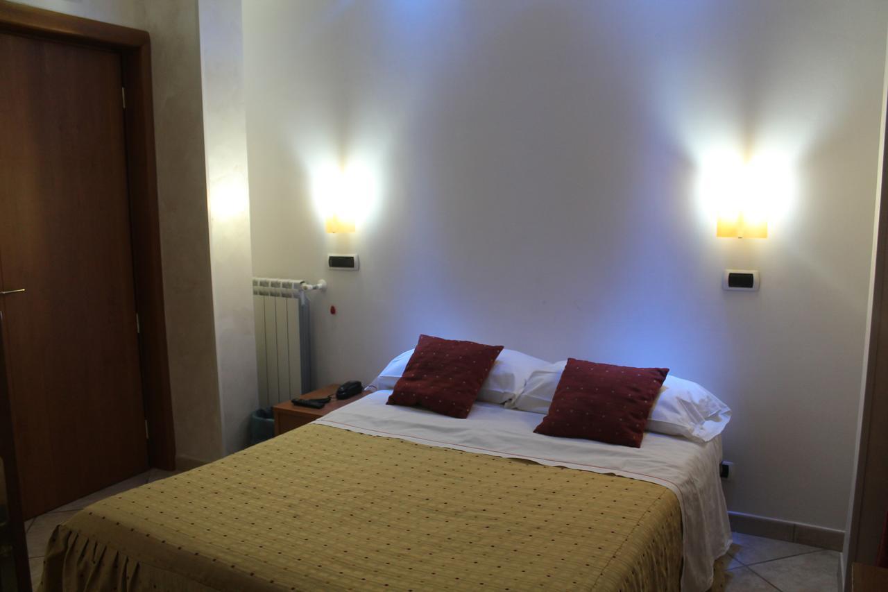 Hotel Il Giardino Degli Aranci Нола Экстерьер фото